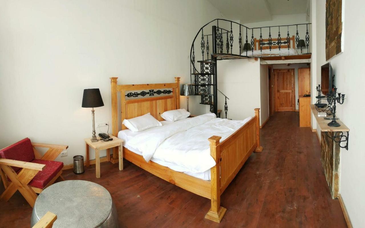 Summit Stonewood Hotel Ranikhet Esterno foto